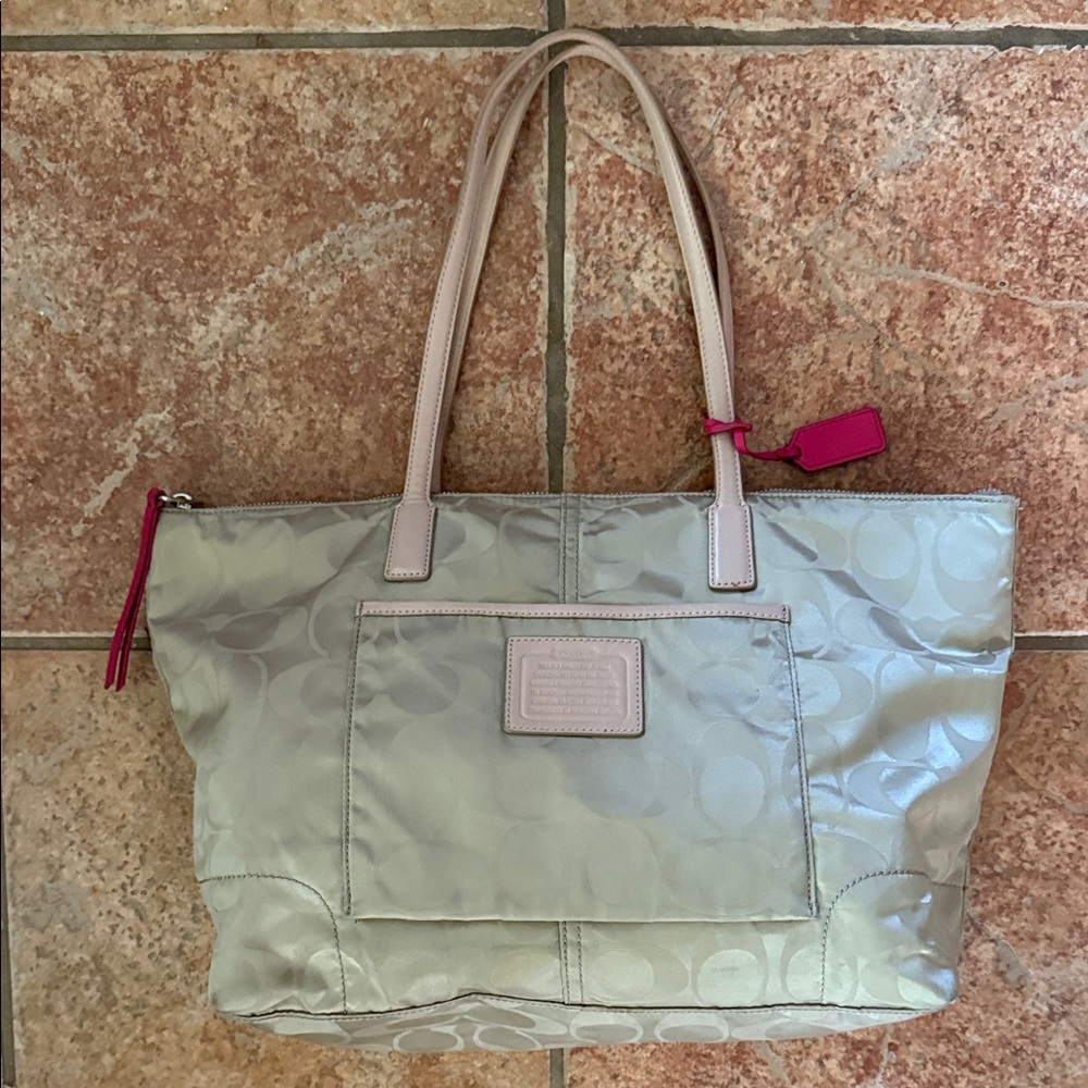 COACH Signature East/West Nylon Beige Tote Bag - G1376-24862 - Like New